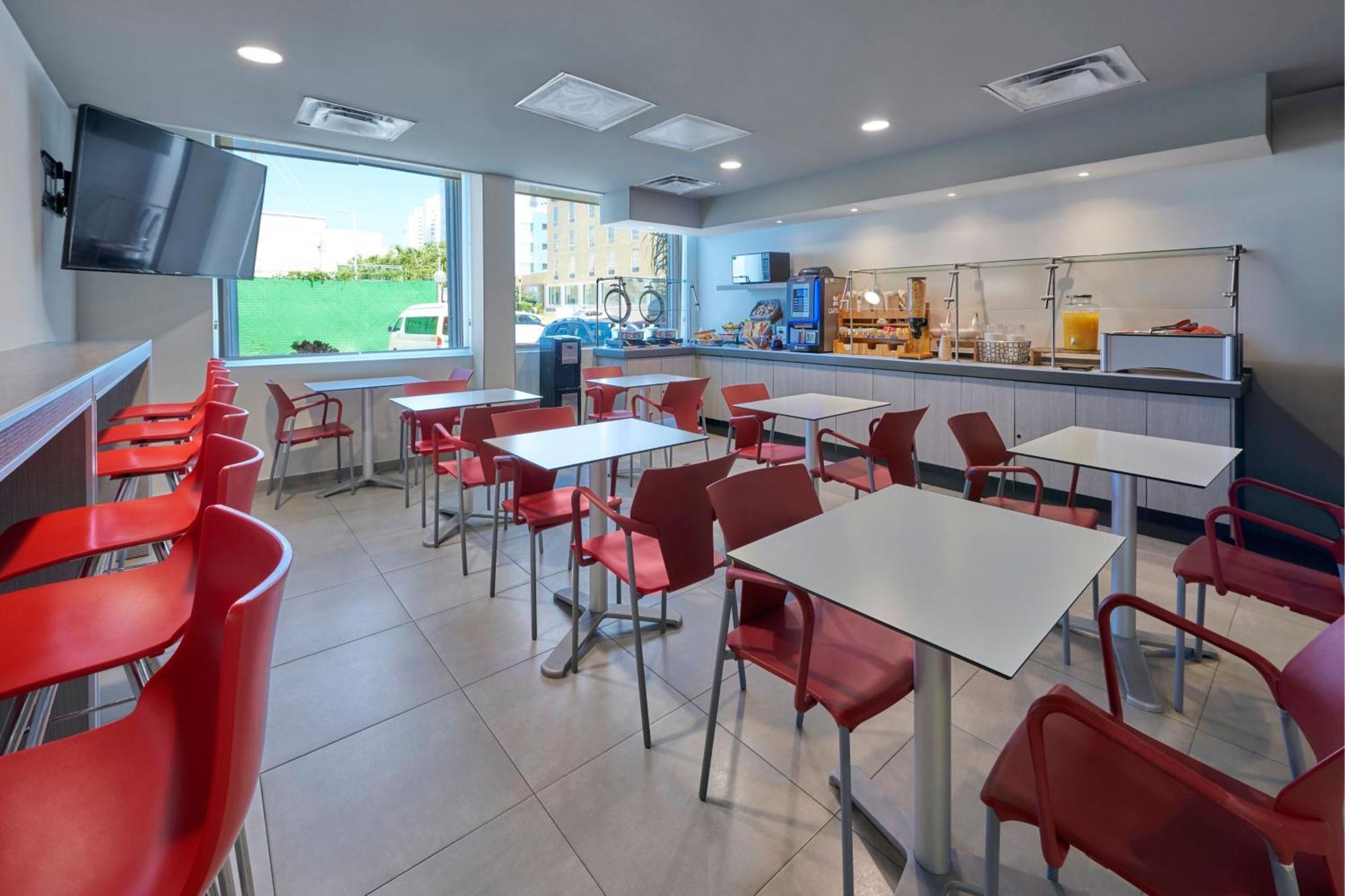 City Express Junior By Marriott Cancun Exterior photo