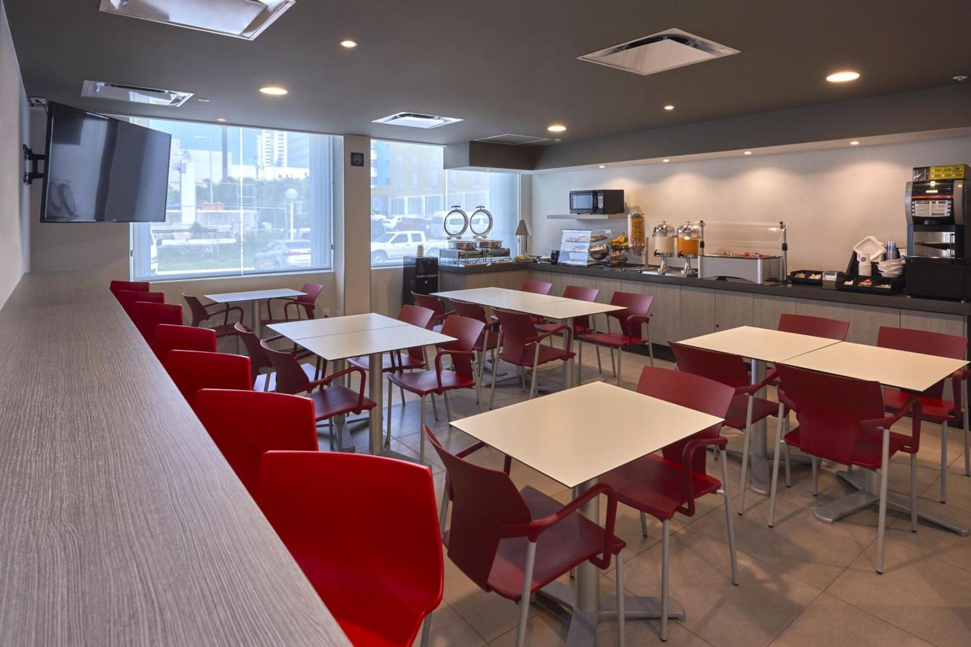 City Express Junior By Marriott Cancun Exterior photo