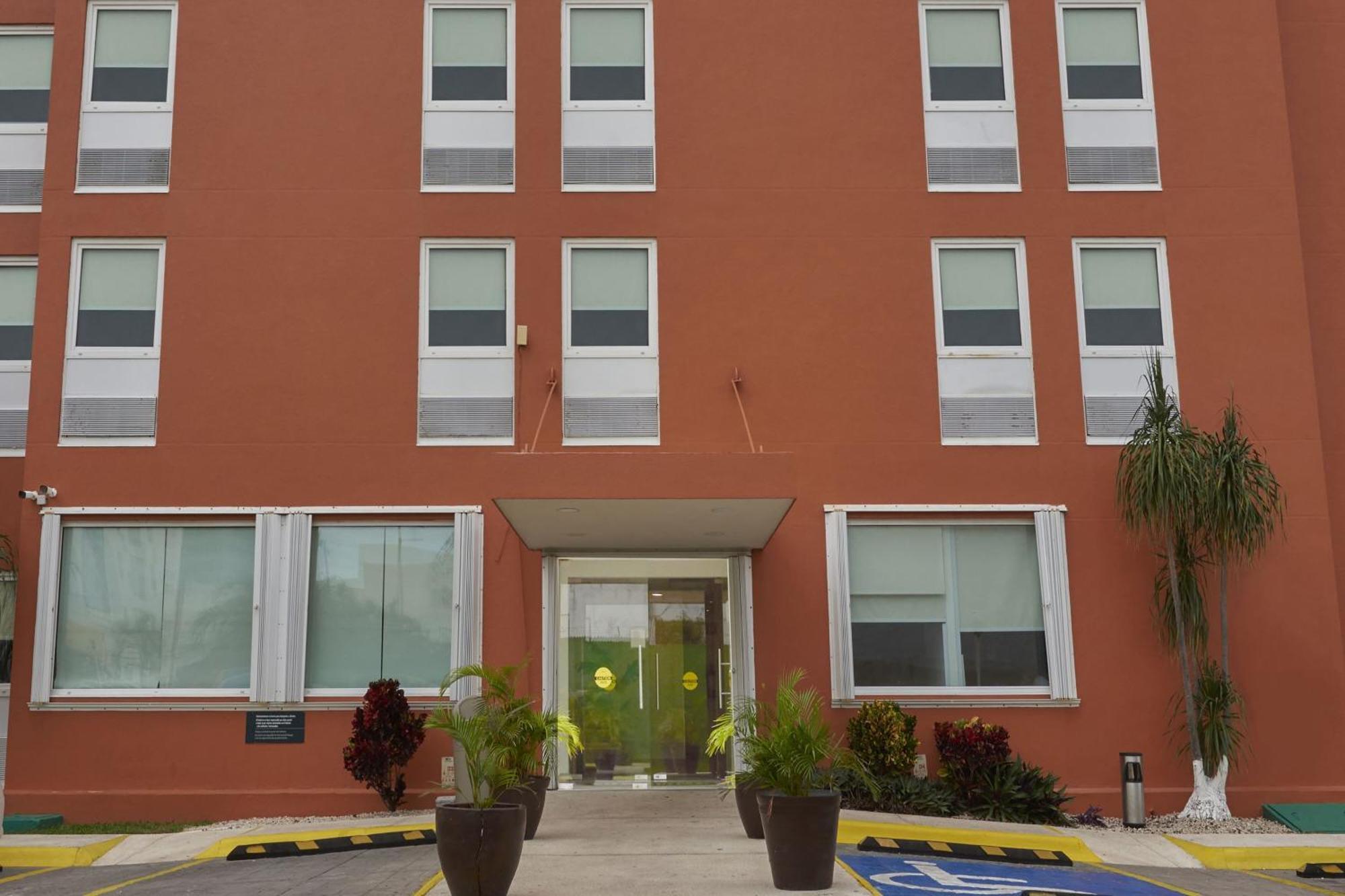 City Express Junior By Marriott Cancun Exterior photo