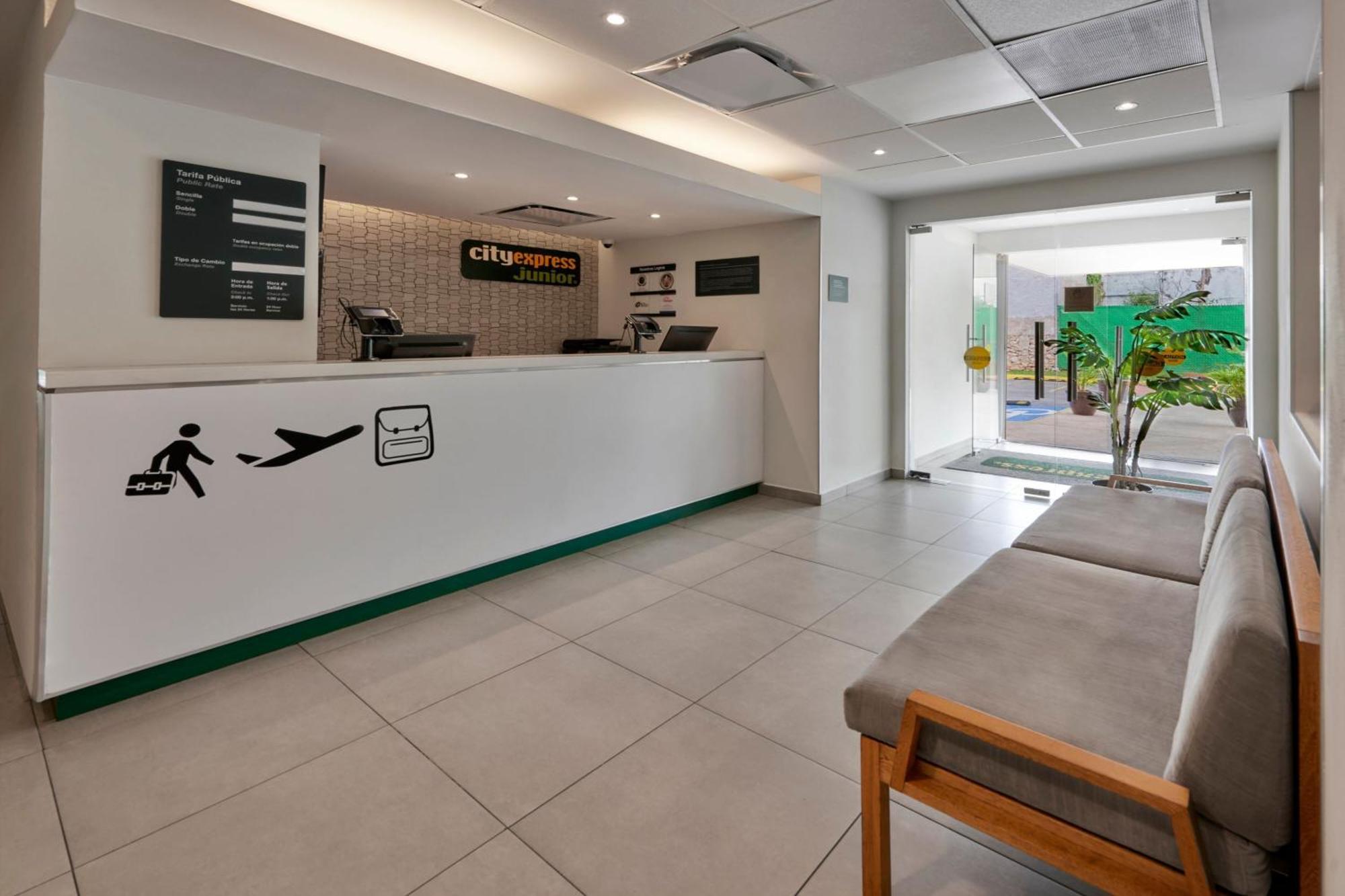 City Express Junior By Marriott Cancun Exterior photo