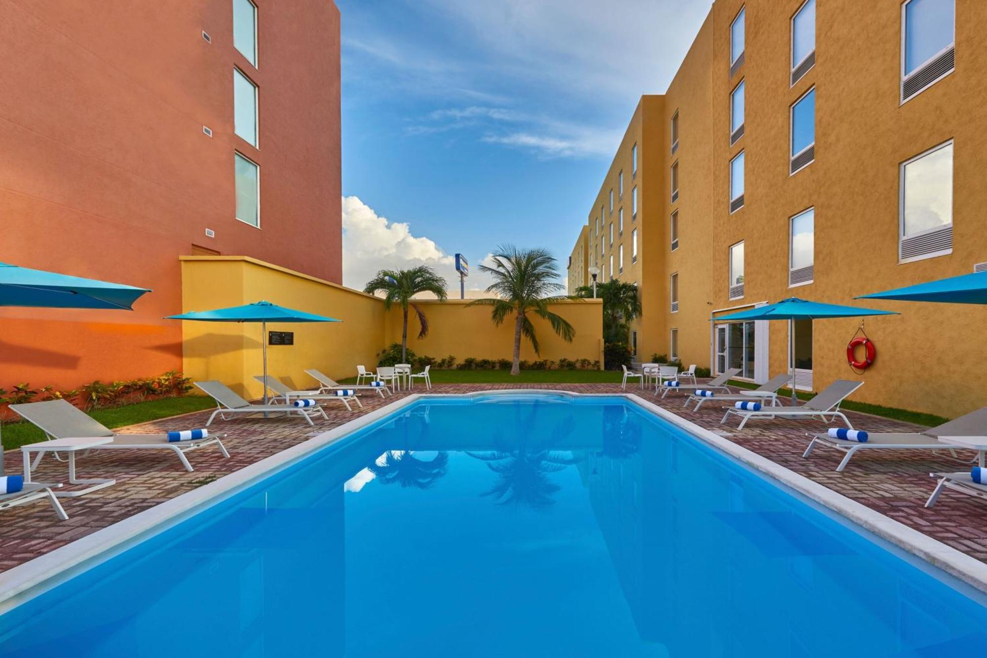 City Express Junior By Marriott Cancun Exterior photo