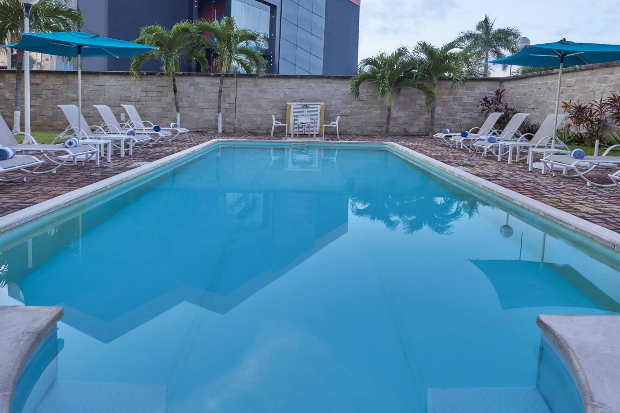 City Express Junior By Marriott Cancun Exterior photo